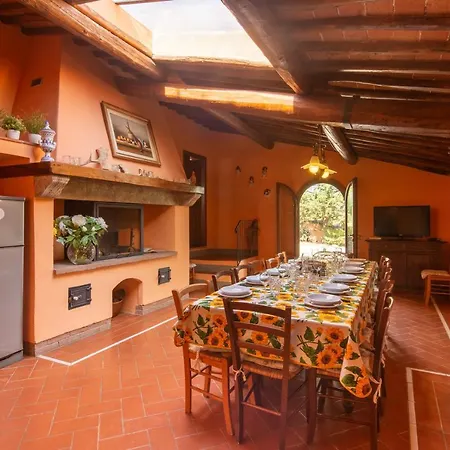 Casa Al Monte By Vacavilla Villa